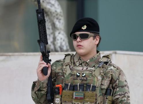 【据报道，卡德罗夫的儿子已失去知觉。】 据 Kavkaz Realii 报道，并