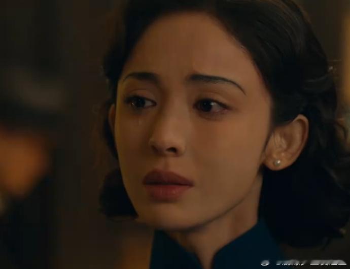 娜扎醒来哭戏娜扎交出了很亮眼的哭戏片段，泪水里裹挟着多重情绪，隔着屏幕都能体会到