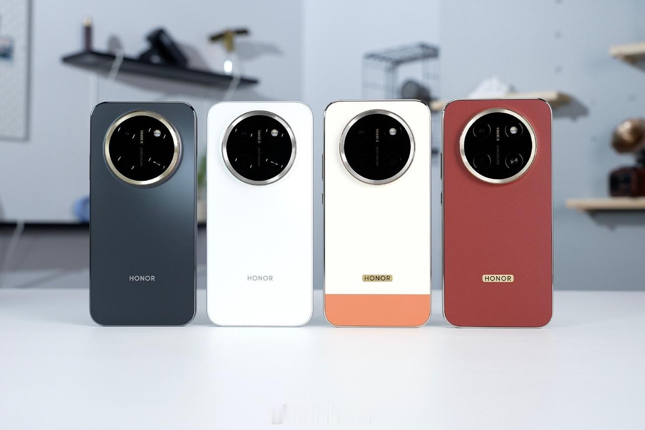 大家看看荣耀X80系列的真机图，有没有熟悉的感觉？
别说荣耀现在的爆款思路还挺有