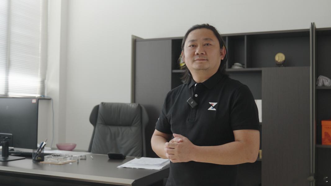 张雪机车拿下第五冠！张雪激动回应：准备争夺年度总冠军5月17日，WSBK捷克站赛