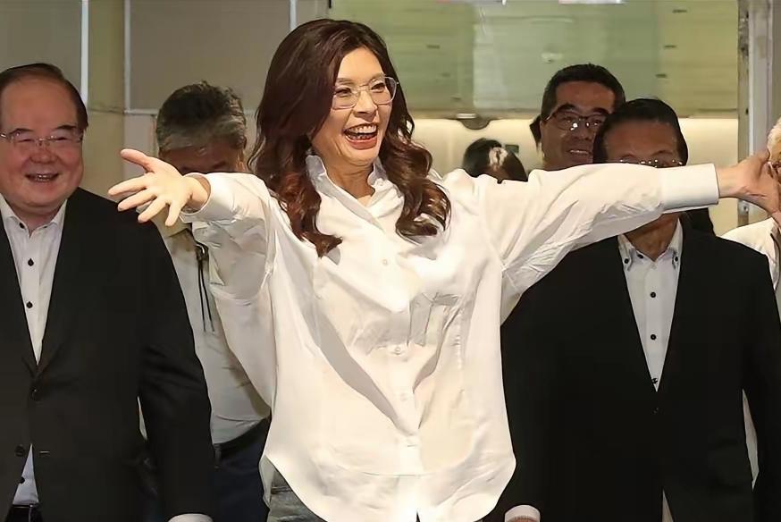 台湾那边深夜的一份声明，划出了两条战线。

事情是这样的，国民党中央4月30日深