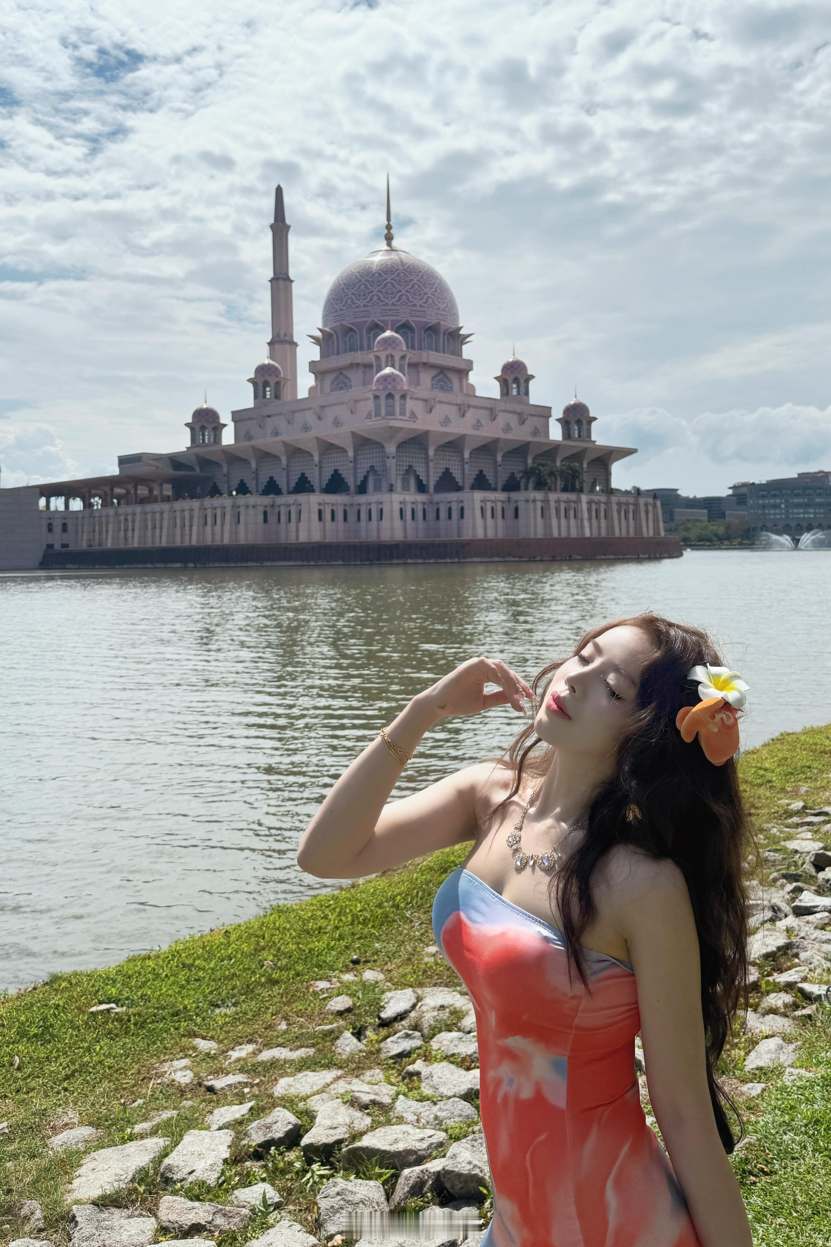 宝宝们  景色真的很美但就是好热[单身狗]  