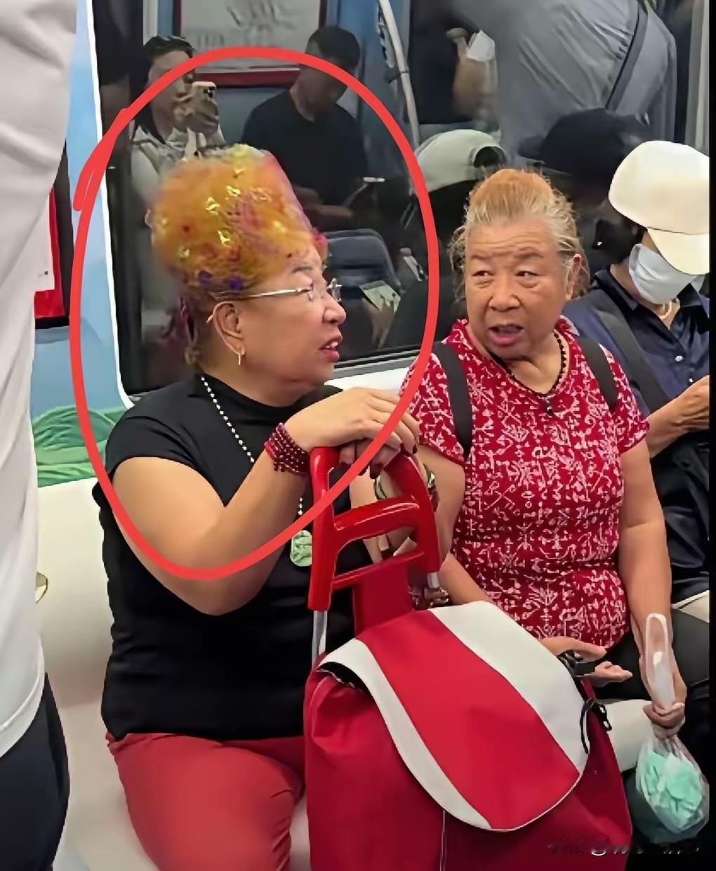 以你的判断，两位大妈是哪里人？
