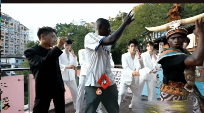 世界第二网红来了重庆也得干团播 无语哥重庆团播太热闹！《刀马刀马》跳出喜感，《扫