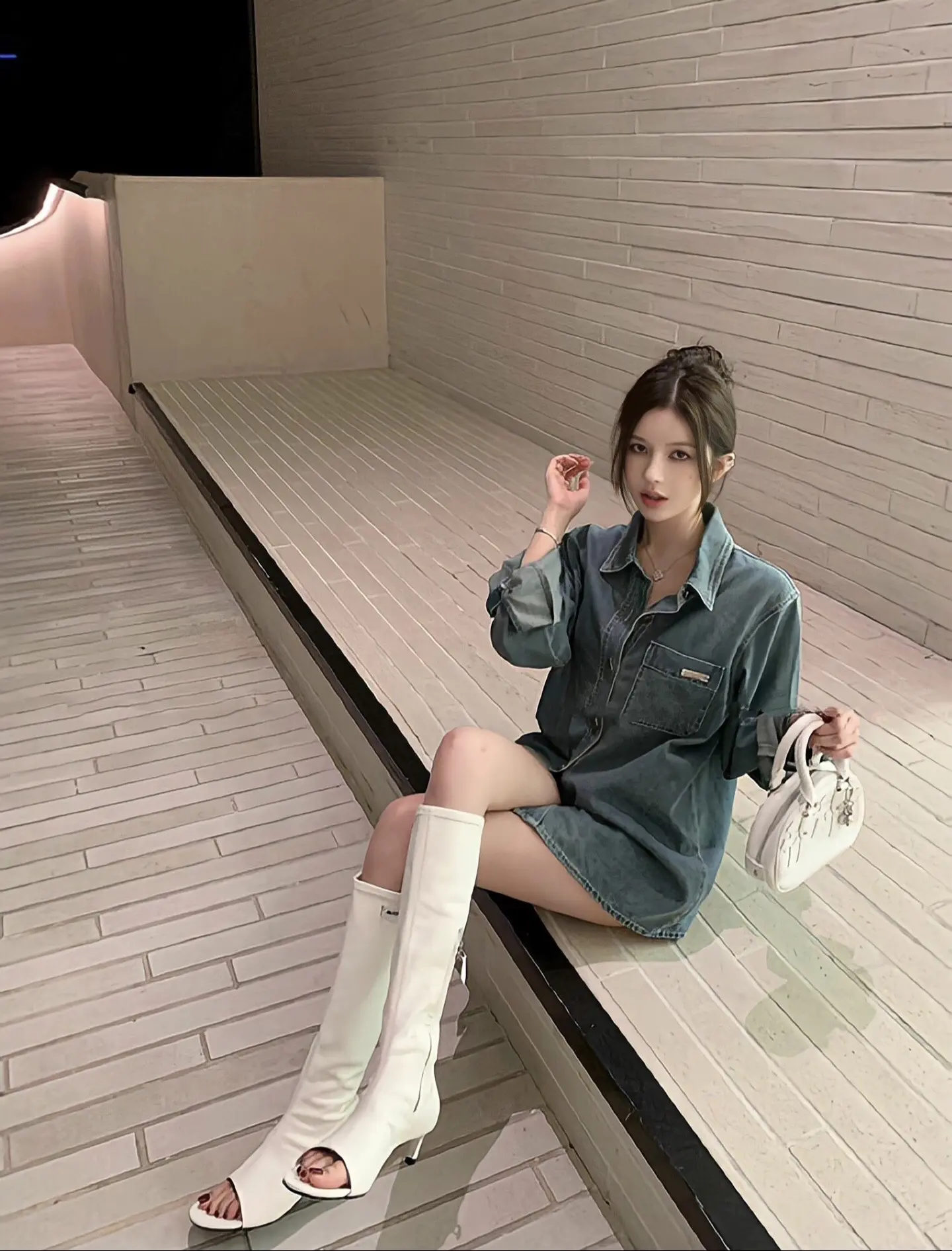 喜不喜欢慵懒风？ 我在床上躺了15个小时了 说话