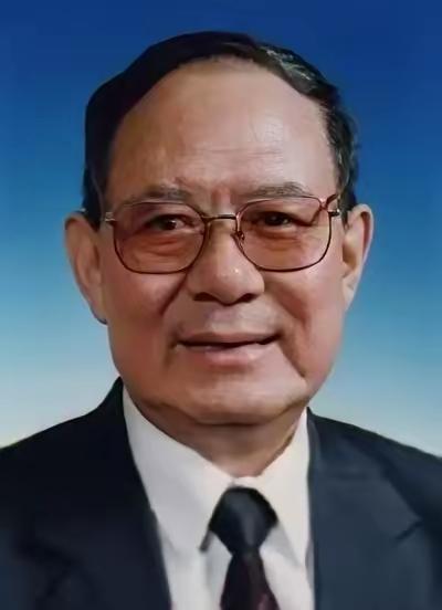 国之脊梁宋健：一生许国，深耕科研报国路
 
宋健，1931年12月生，山东荣成人