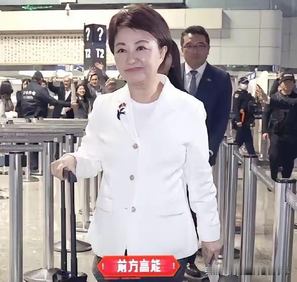 台中市市长卢秀燕被记者问到日本和菲律宾擅自把台湾省以东划成他们的经济区域时，她掉