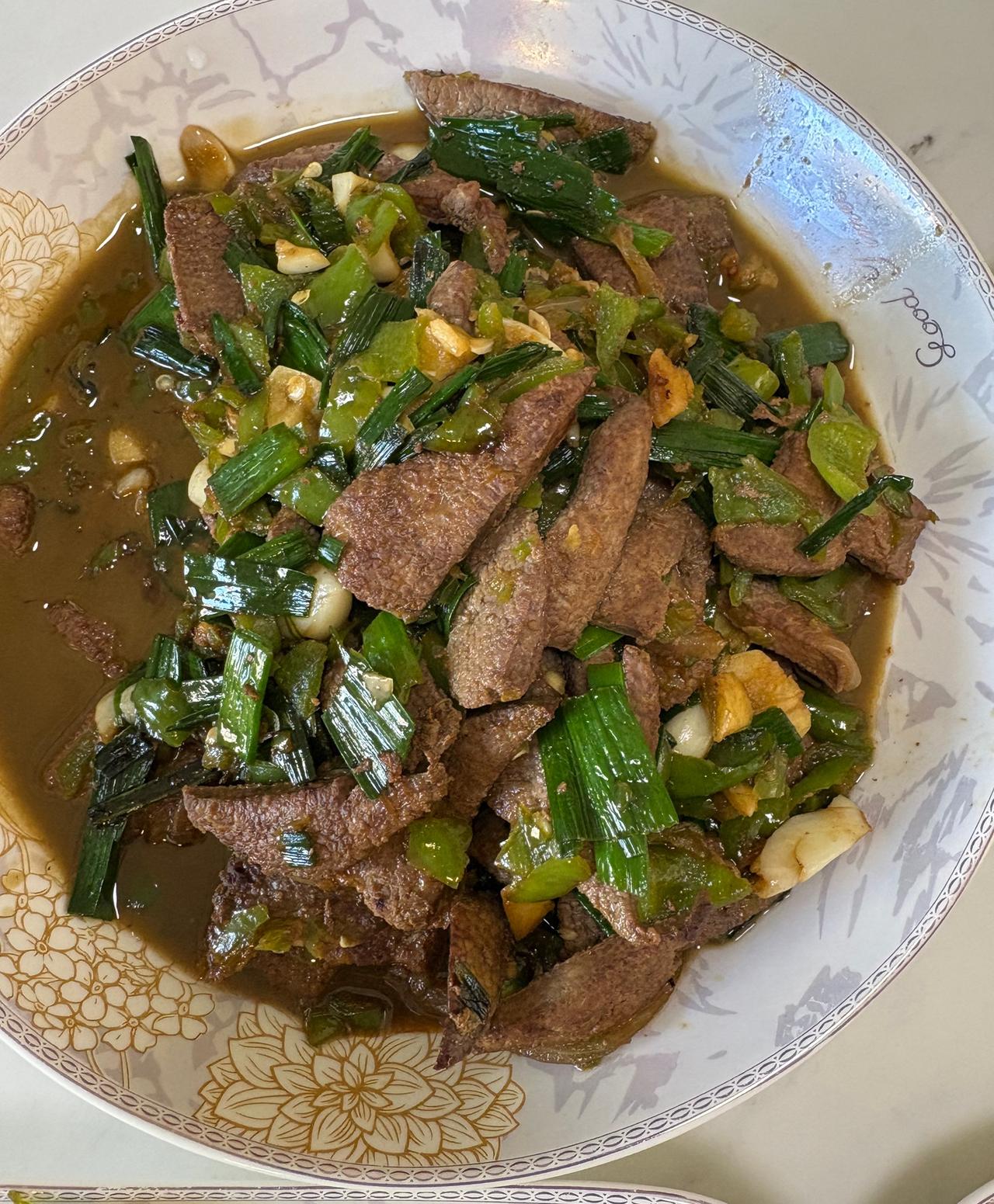 最近用电脑用的比较多，所以眼睛感觉有点疲惫，听他们说吃一点猪肝，可以缓解眼睛的疲