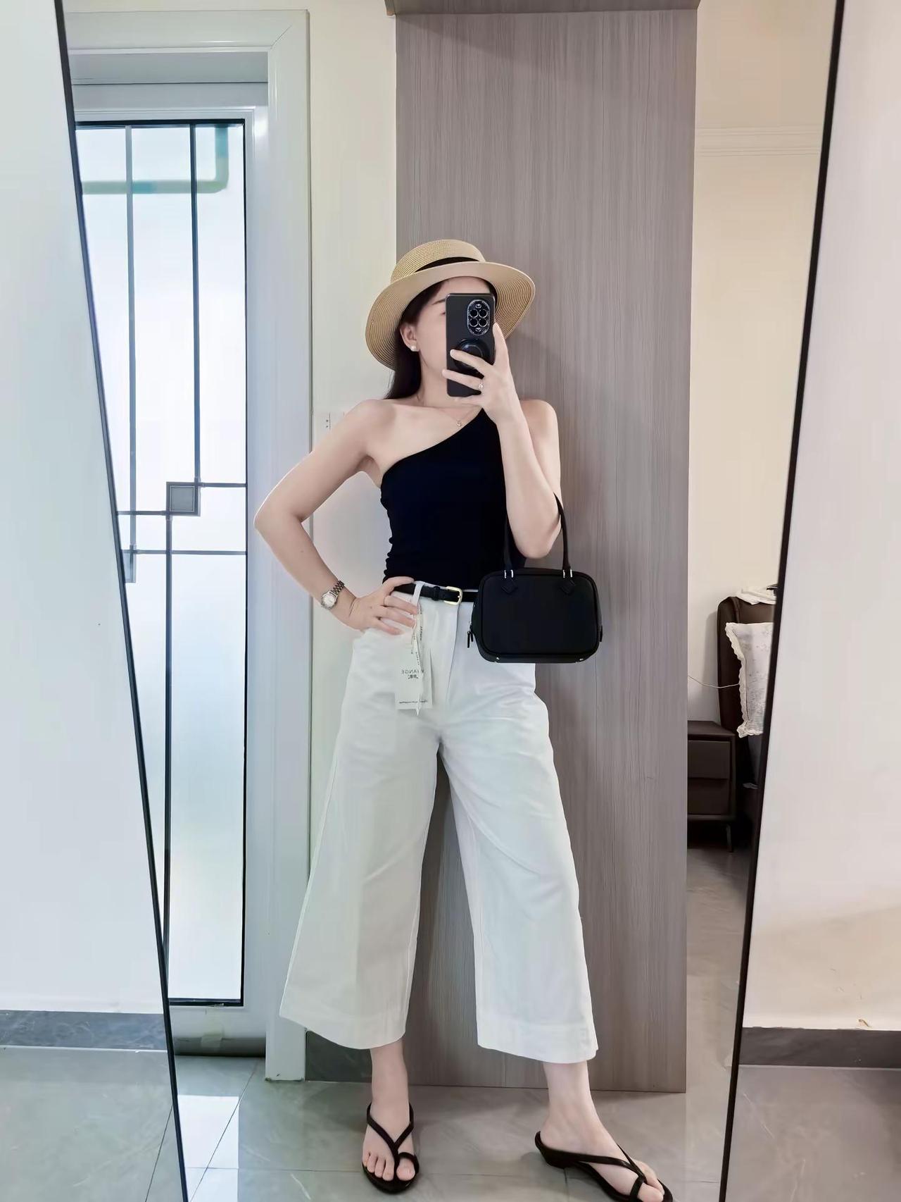 我要自由自在简简单单，不去理会这世界多难，脚步哪怕放的很慢，心安才是唯一的答案！