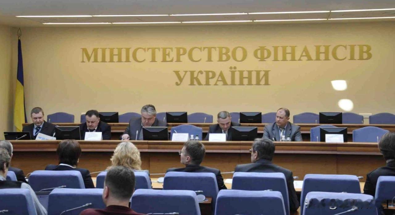 据彭博社报道，乌克兰因担心引发大规模民众抗议，正在推迟IMF和欧盟要求的税收改革