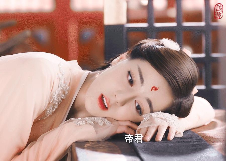 迪丽热巴白凤九迪丽热巴钰珑迪丽热巴功夫女足 佛铃花海盛开，看白凤九的情深虐恋 