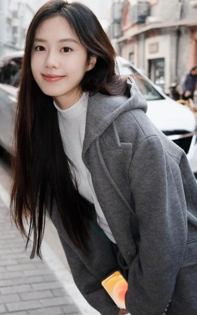 女子染发时被临时加钱
当事人回应漂发时被加钱当场离开
湖北，一女子提前在网上团购