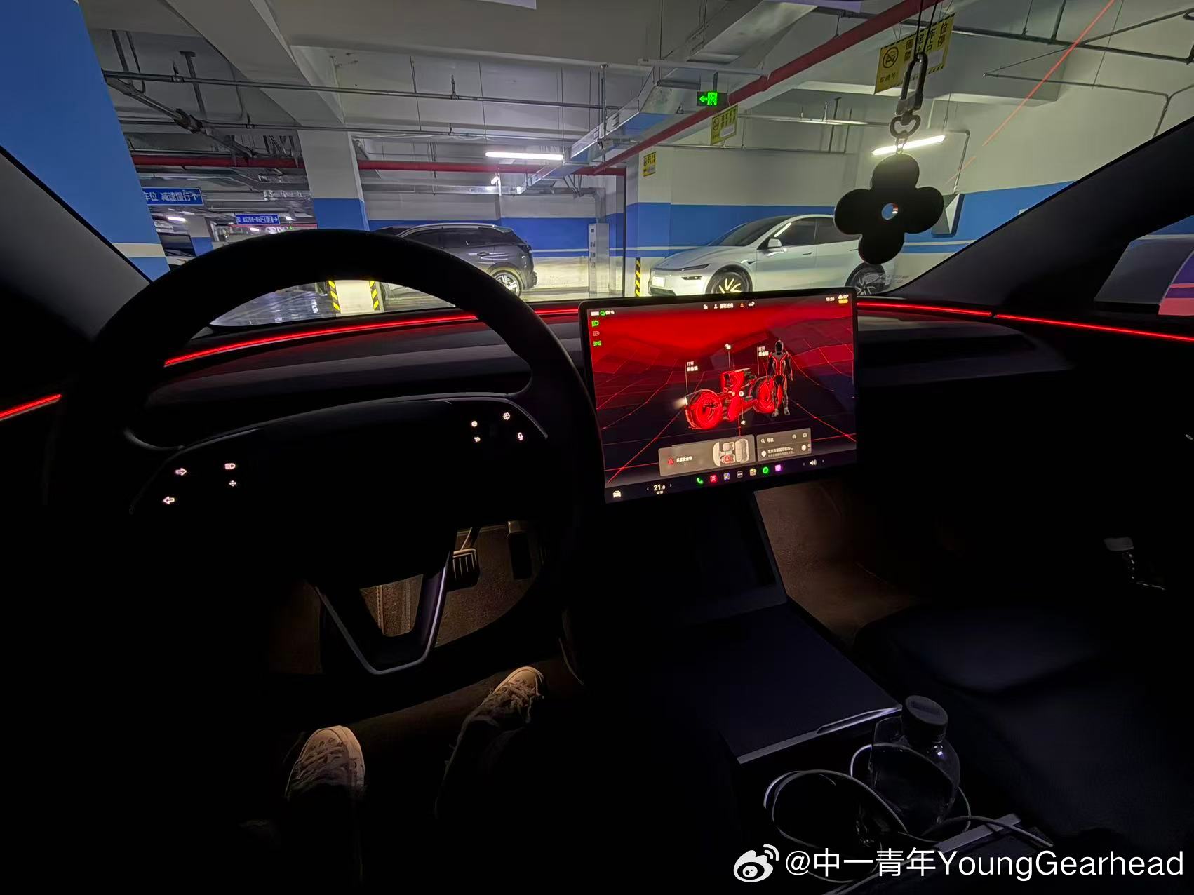 为什么海外越来越多人选中国车小了，格局小了，国内现在买中国车的也多，你去看看特斯