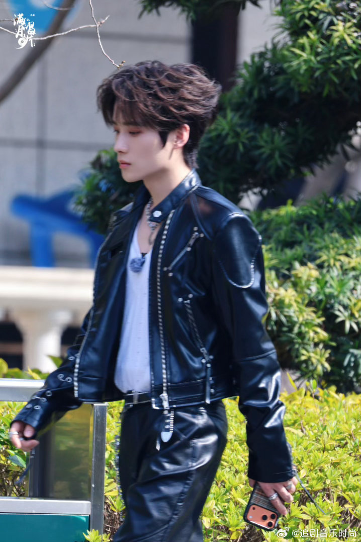 内娱明星自曝不当艺人会做的职业明星转行能做什么井胧想开饮品店、花店、烤肉店，跨度