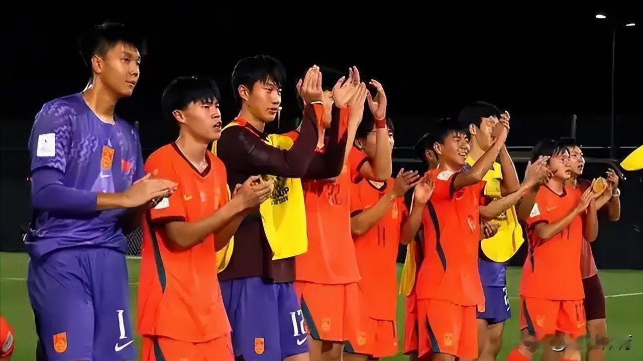 U17国足3-2力克阿森纳，主要球员打分：2人优秀！

1、 江承恩（门将） 7