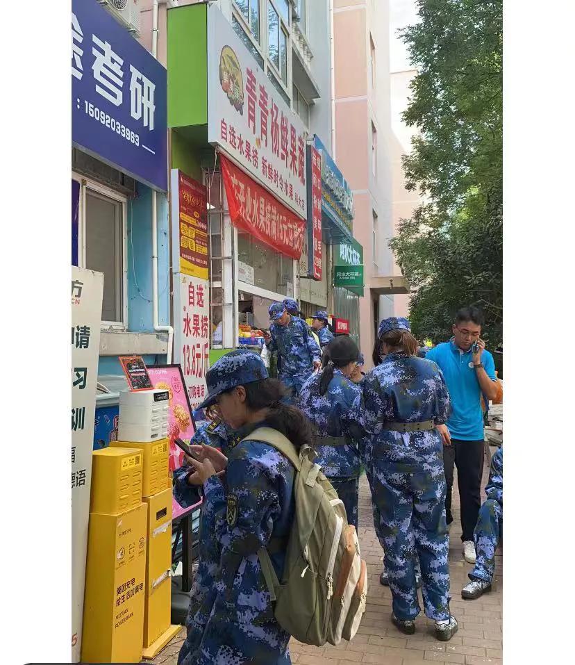 大一室友关系多久会熟悉一点
大一开学两天了室友都是来自南北方各地的人都不错但就是