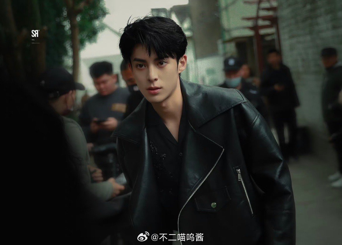 哇塞！这套又是没见过的 又帅又嫩又bking是怎么回事！王鹤棣 ​​​