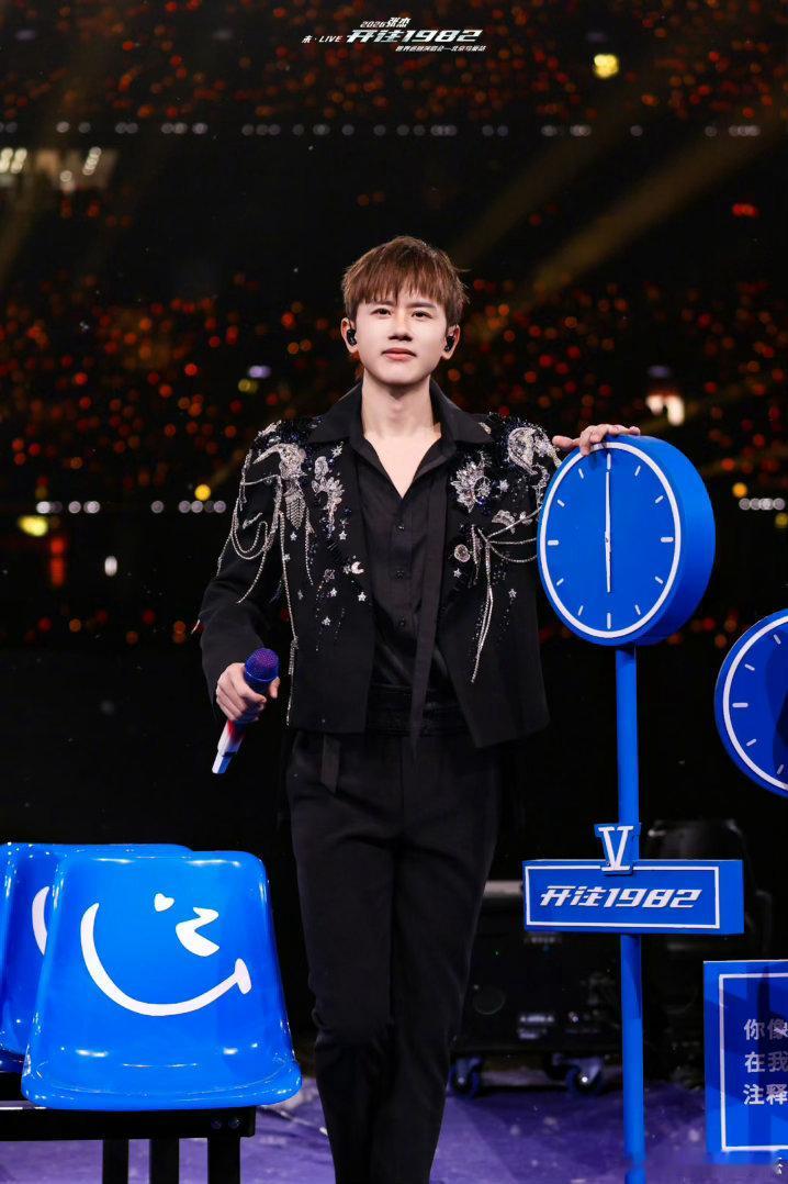 张杰北京鸟巢站幕后声光技术拉满！幕后团队精准把控，让鸟巢舞台每一帧都震撼人心 