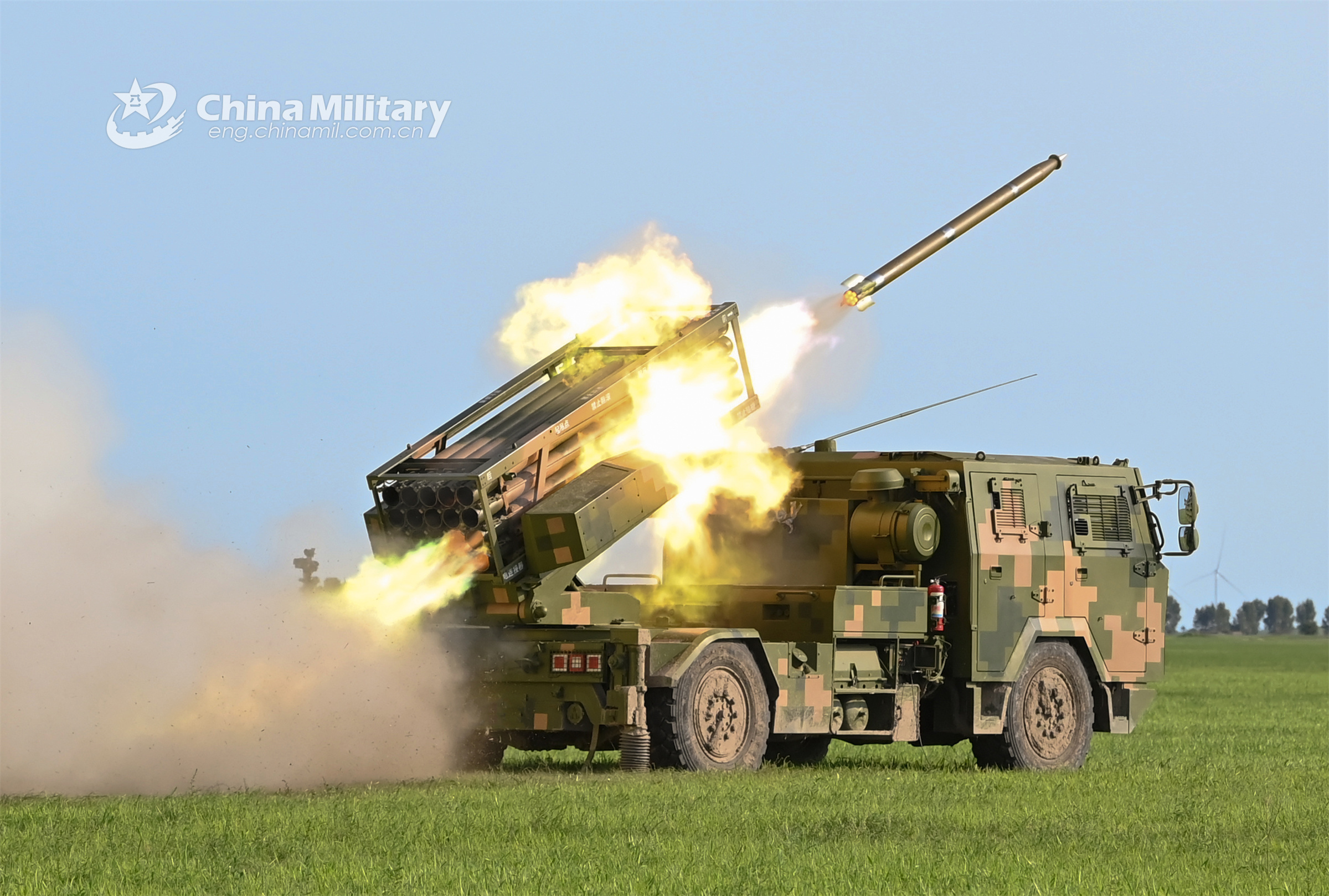 HIMARS/MLRS那套标准是单一中口径火箭炮两头吃我们则是小口径和大口径火箭