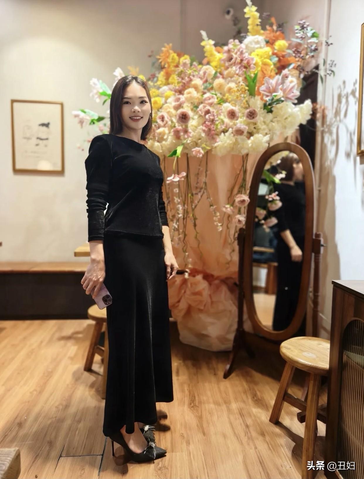 有气质的穿搭如何打造?注重衣服的质感，材质好更显气质。