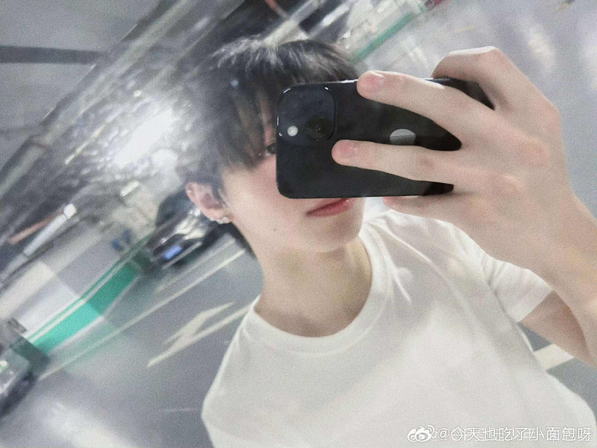 妈咪，开门！系我呀！ฅ՞••՞ฅ^>⸝⸝⸝⸝<^੭ﾞ朱志鑫鱼眼镜对镜拍^>⸝⸝⸝