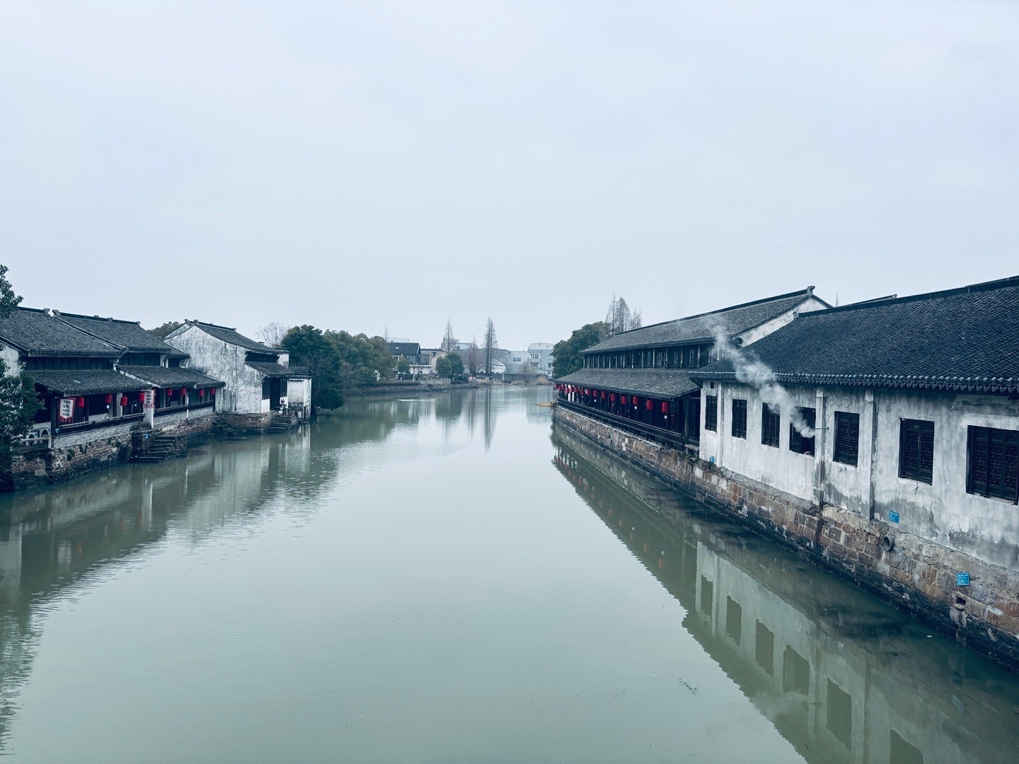 倪少播报  网友投稿：漫步沈荡｜总要感受一下先生笔下的小镇吧🔖来到了余华老师的