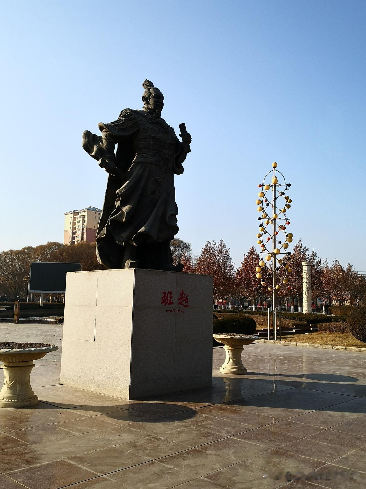 南疆库车，随处都可以看到过去的东西，是历史，也是历史的见证者，正是这些遗存，组成