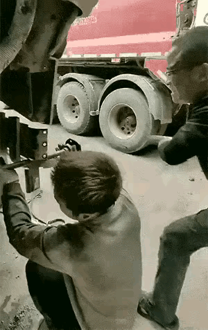 这一锤下去估计再也不合作了～