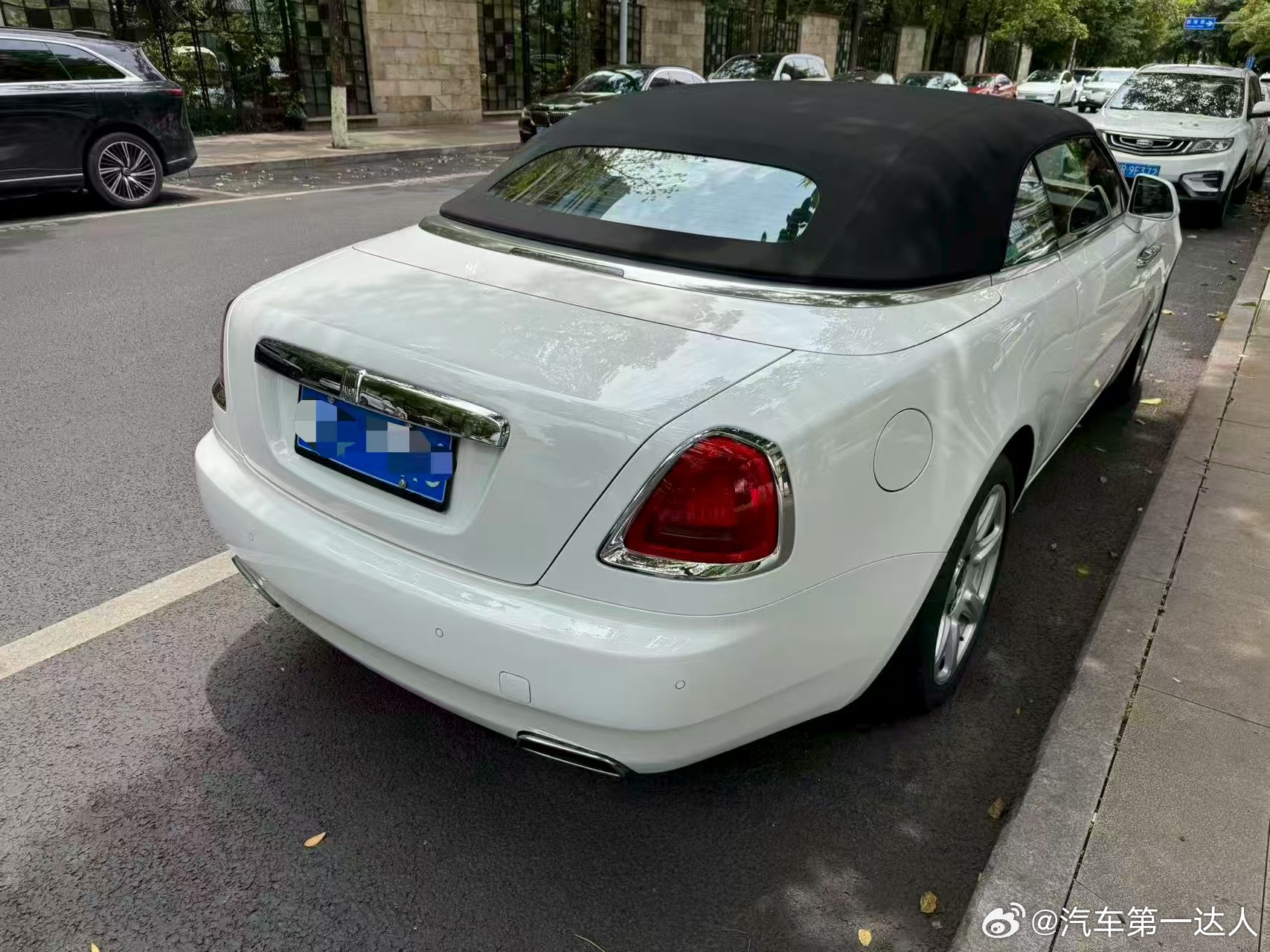 劳斯莱斯曜影，20年上牌，超新仅仅4千km ​​​
