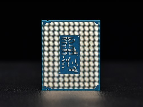酷睿Ultra 7 270K/5 250K Plus处理器首测：多核、游戏、渲染性能暴增