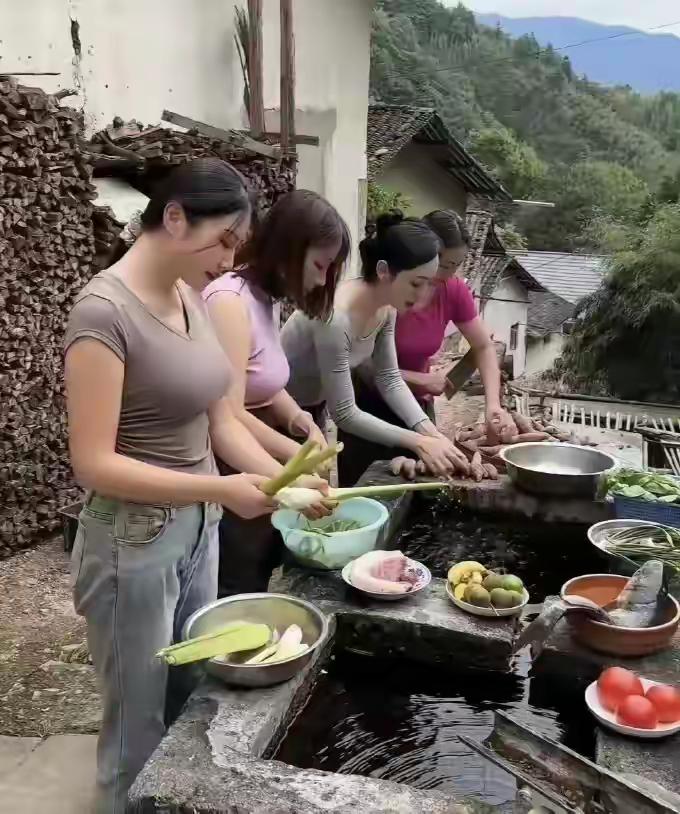 经常下厨的朋友一定要存好！

1、蚝油别急着加，要等菜快熟再放，鲜味才正。

2