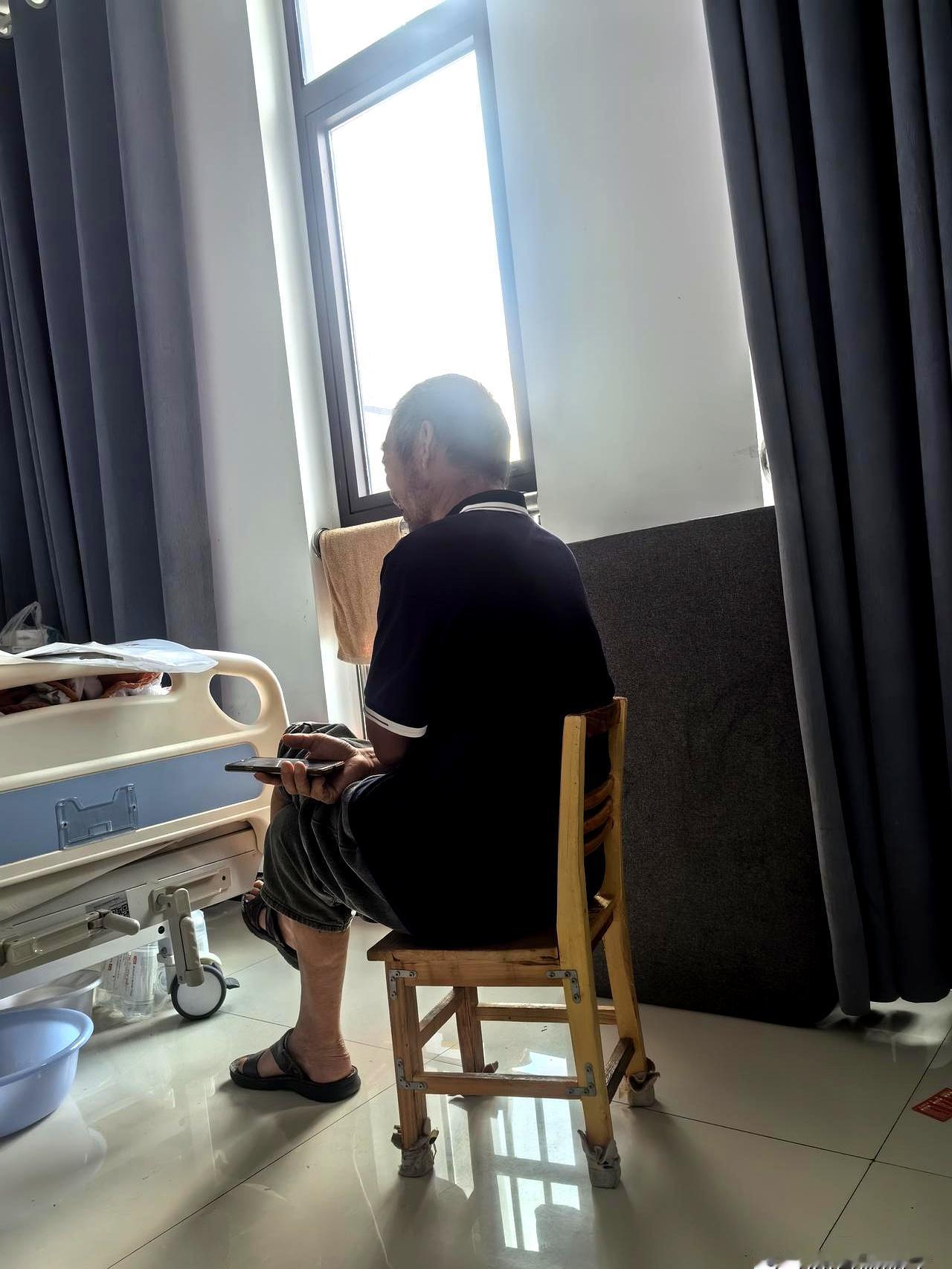 我弟有句“至理名言”：“谁不要孩子谁是傻子！”你猜怎么着？
这话是他被现实毒打后