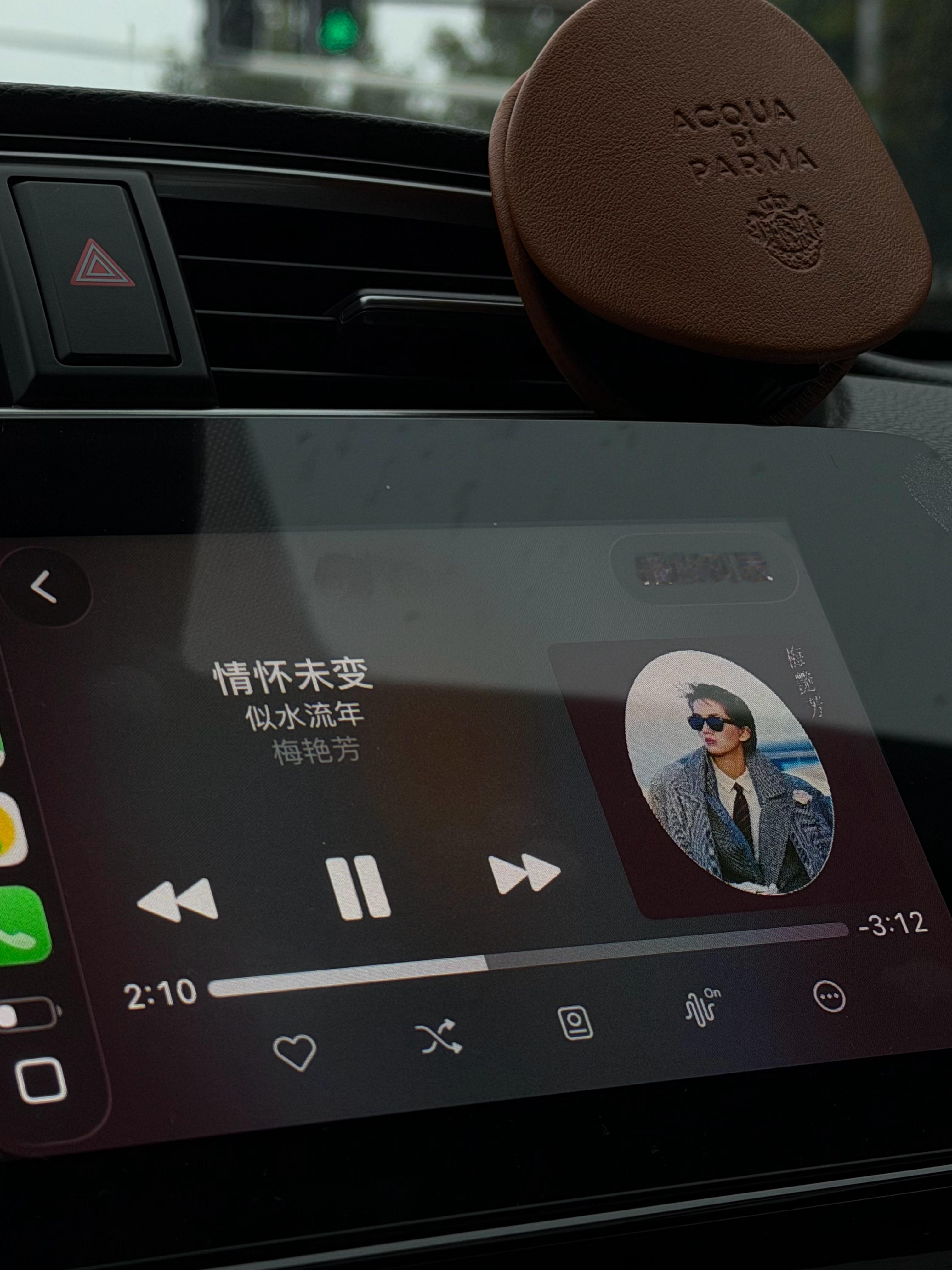 怪不得今天路上这么堵 原来是学生开学了[泪奔] ​​​