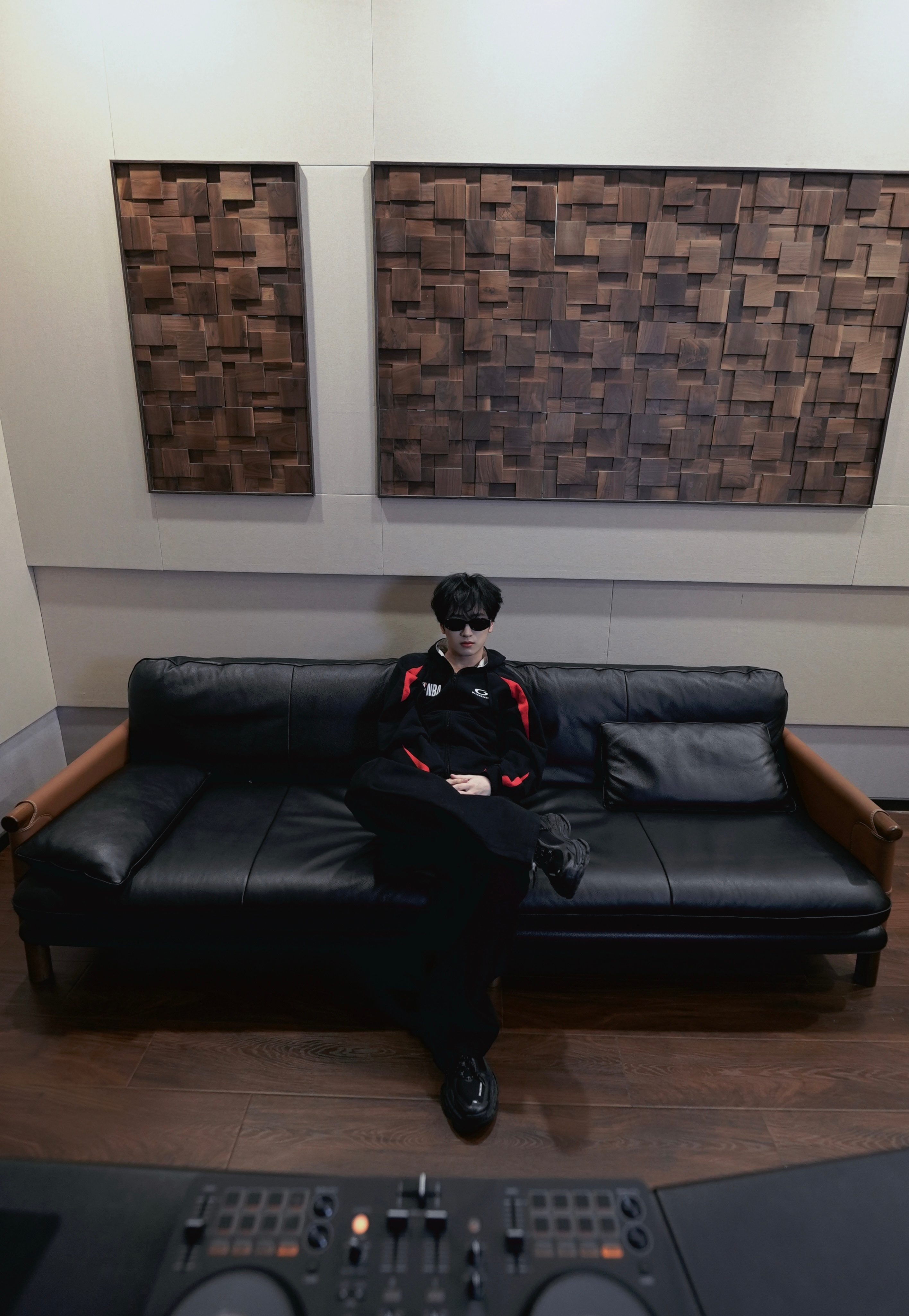 严浩翔 X BALENCIAGA｜来自严浩翔的最新Look分享，上身巴黎世家26