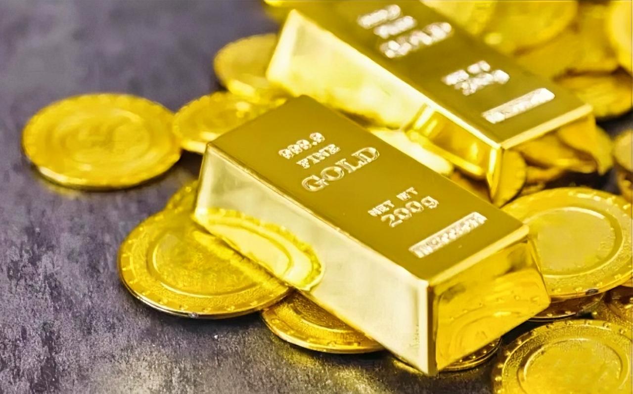 刚在网上看到，有人在周大福花1268元/克买足金手镯，同一天深圳水贝同款986元