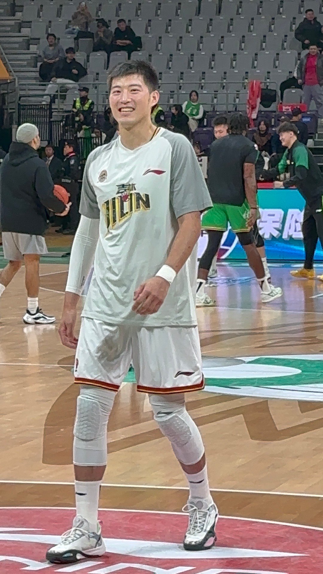 目光交流了 沈阳·辽宁体育馆