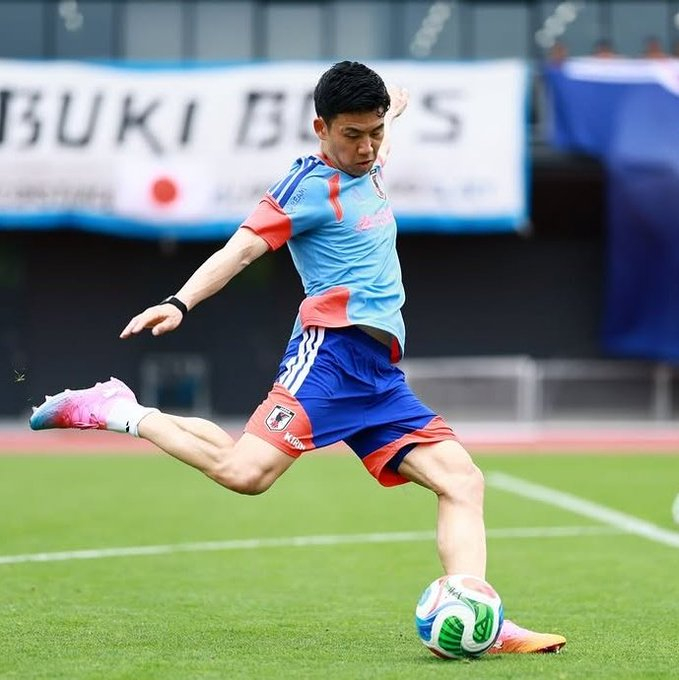 远藤航因伤退出世界杯板仓滉接任日本队队长 日本男足人员更换！队长远藤航因左脚伤势