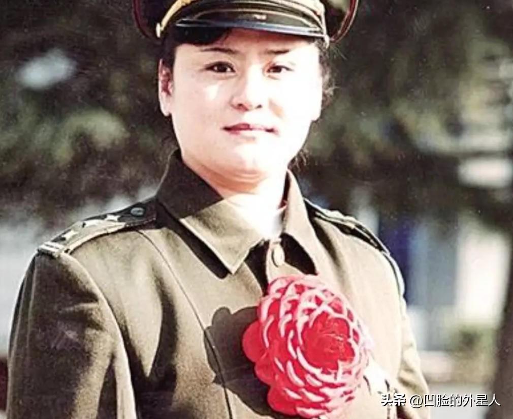 1996年，一个全身绑满炸药的歹徒闯进郑州国棉五厂幼儿园，劫持了28名孩子。女警