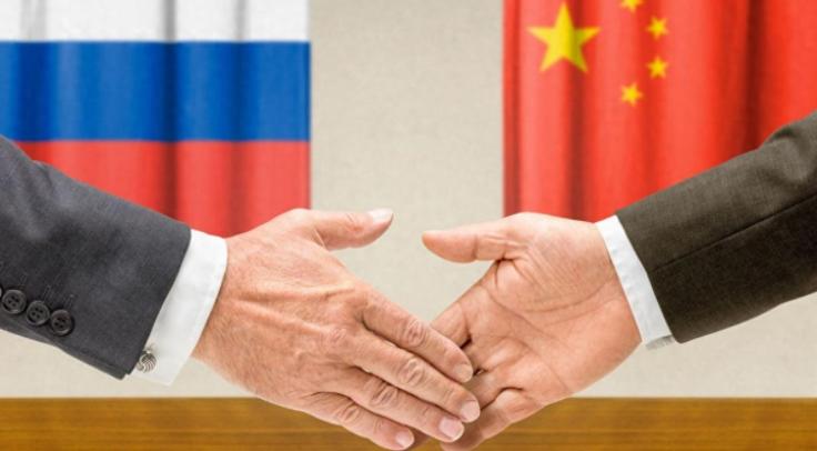 俄罗斯给中国的最大帮助是什么呢？不是武器，也不是能源，而是给中国带来超越美国的机