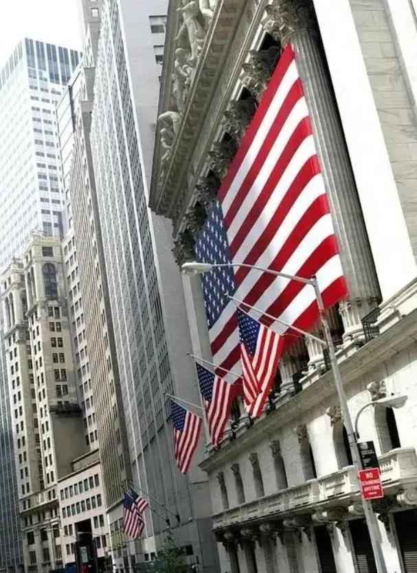 全世界没料到，美国动作真快，没踩中东坑，反而一招洗空30万亿债
所有人都盯着中东