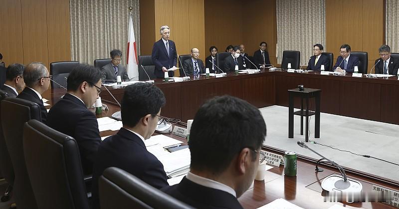 我觉得日本当政者大概率不会反思。从历史来看，日本在二战中犯下滔天罪行，可多年来，