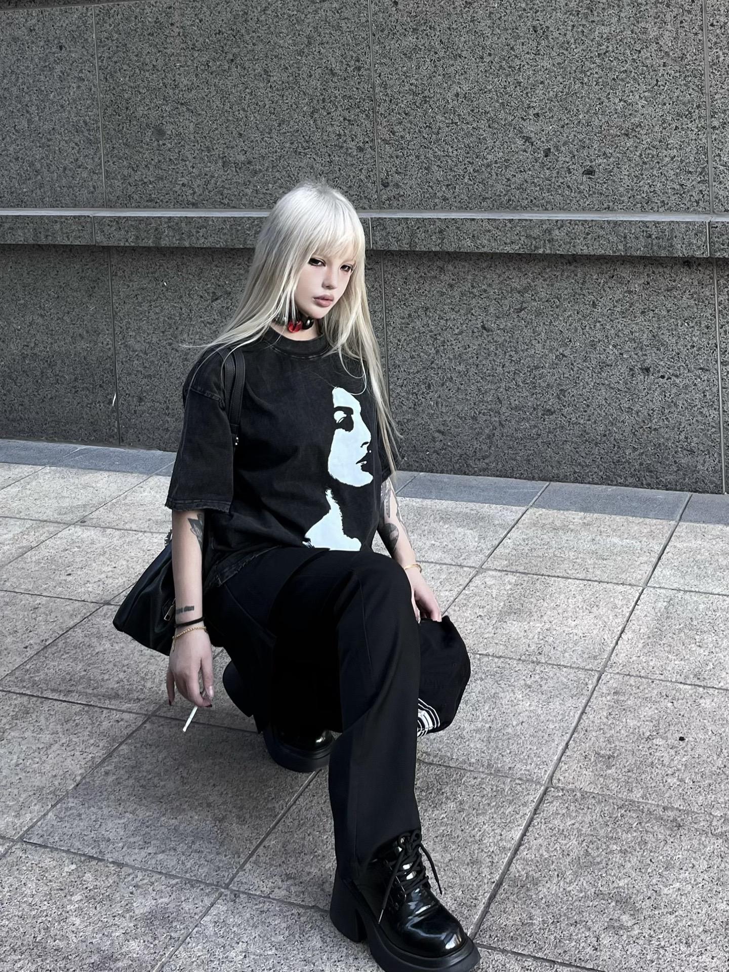 我认为夜晚应该增加到50小时，因为我要刷视频 打
游戏 写作业 逛淘宝 搞同人 吃夜宵 手C 发神经站在
阳台沉思 最重要的是还要抽出时间睡觉