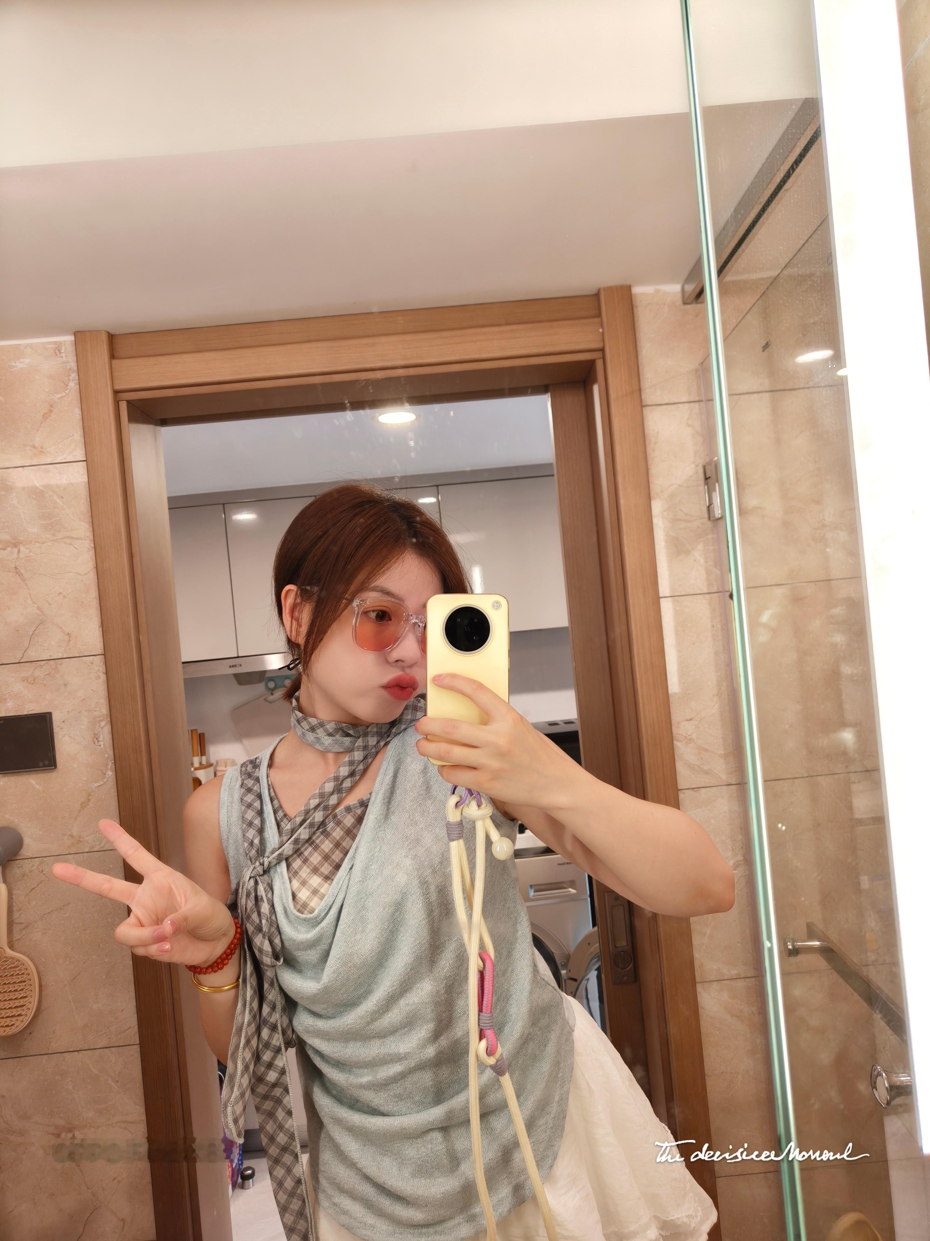 不想化妆全靠墨镜🕶️ ​​​