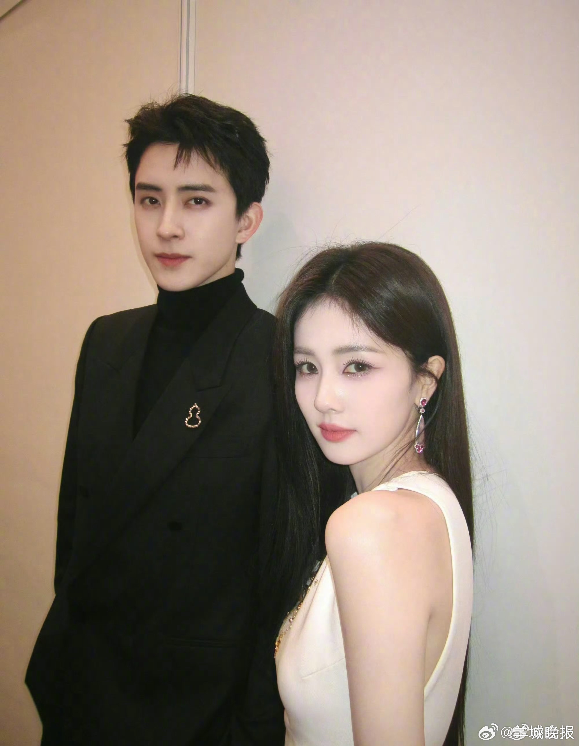 【2025年终CP大赏，你今年嗑过哪一对？】波光粼粼的烟波中，述说着对彼此的爱意