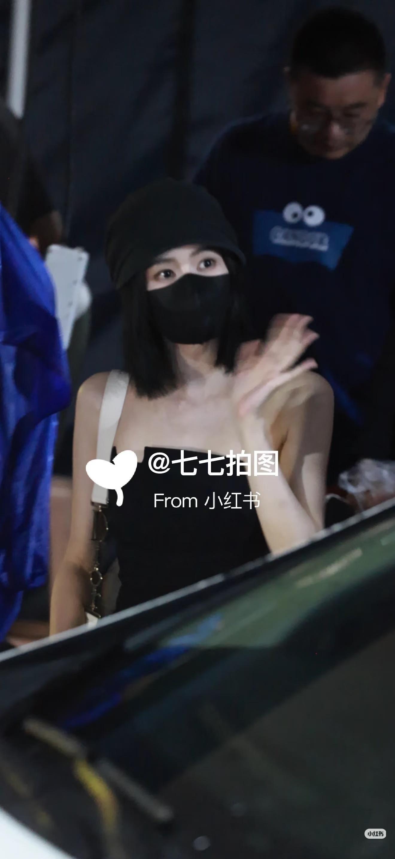 鹿鹿姐今天的私服好像还可以