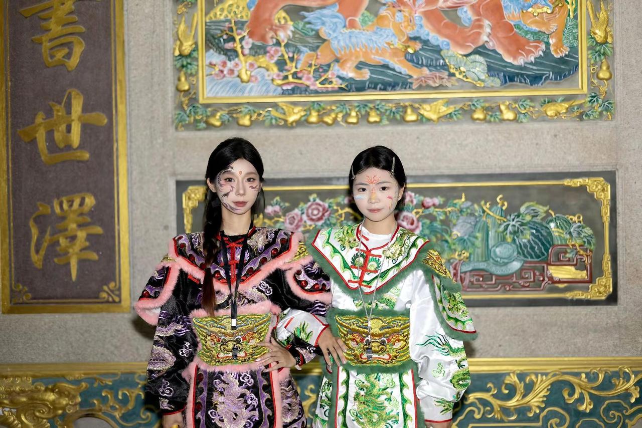 一转眼我们认识一年了.@77、 英歌舞