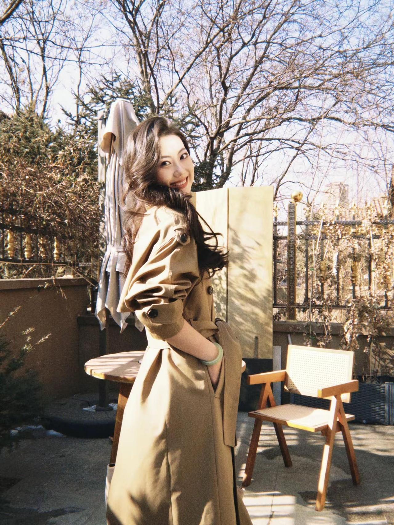 工作日～春日气息。感受春天～风衣季来啦风衣外套