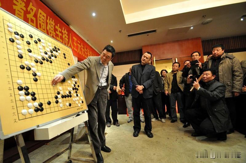 聂卫平和马晓春这对棋坛宿将，有着长达半个世纪的交情。1975年，11岁的马晓春在