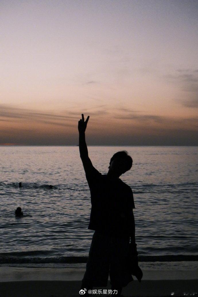 马天宇在普吉岛1天被晒黑 救命，马天宇也太没有包袱了吧！ 度假一天喜提“损色儿”