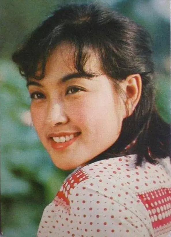 演员，徐松子说，刘晓庆成名很早，自从认识她，我就没有请她吃过一次饭，都是她请，二